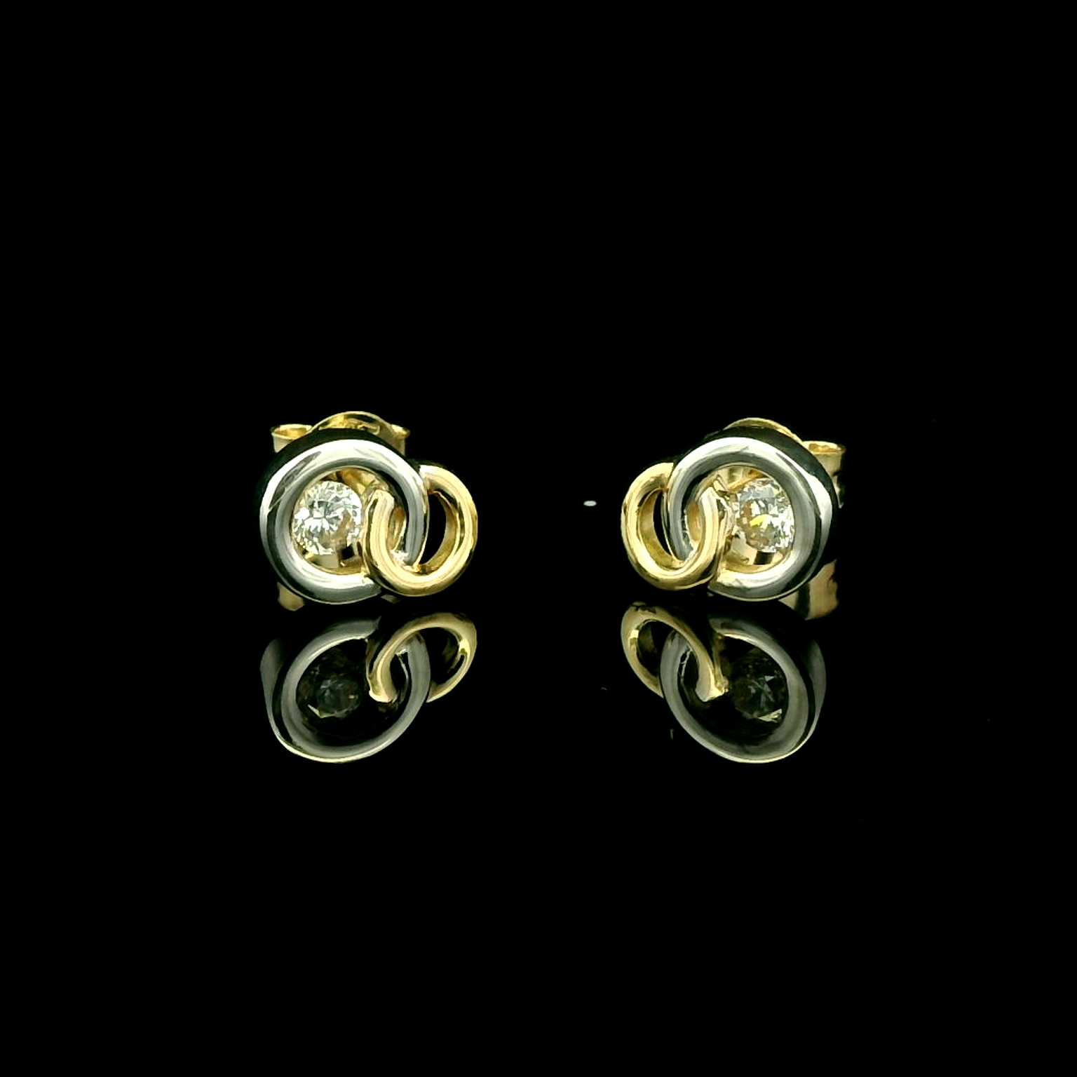 Alternative view of 14 karaat gouden bicolor oorbellen 12.393